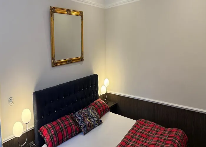 Апартаменты Whisperwood *