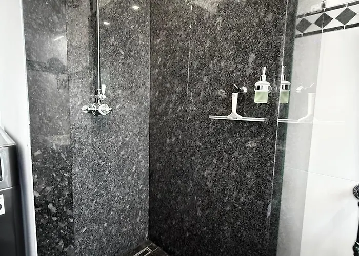 Whisperwood Апартаменты *