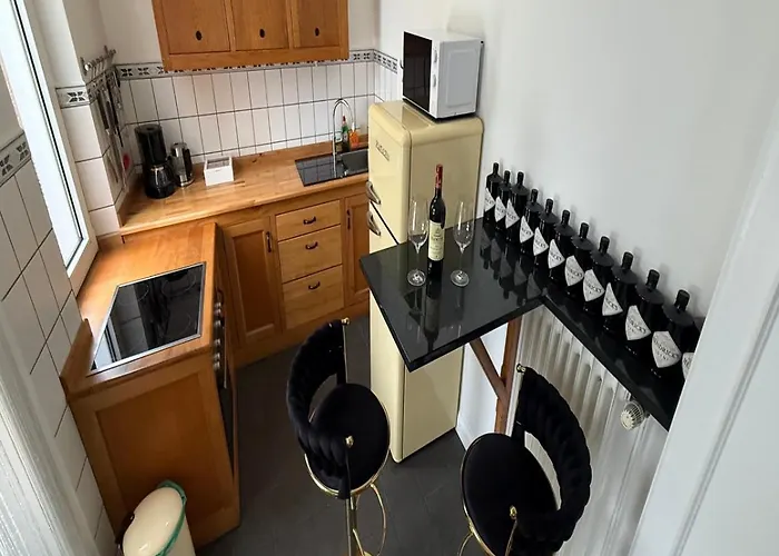 Апартаменты Whisperwood Colnrade